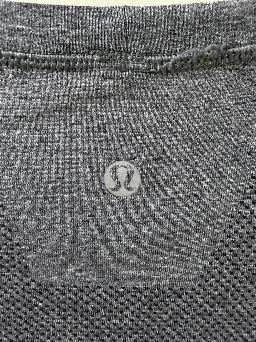 lululemon athletica Men's Heather Gray Long Sleeve Crew - Large - Picture 5 of 8